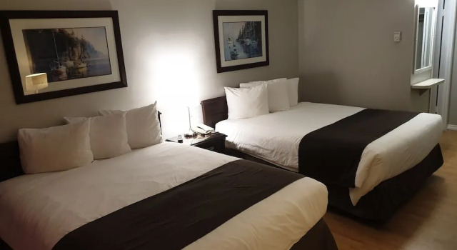Четырёхместный номер Standard с балконом Island View Lodge