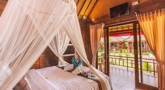 Двухместный номер Deluxe с балконом Maharatu Bungalows & Bar Lembongan