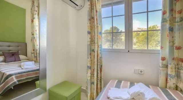 Villa - 2 Bedrooms with Pool and WiFi - 104987