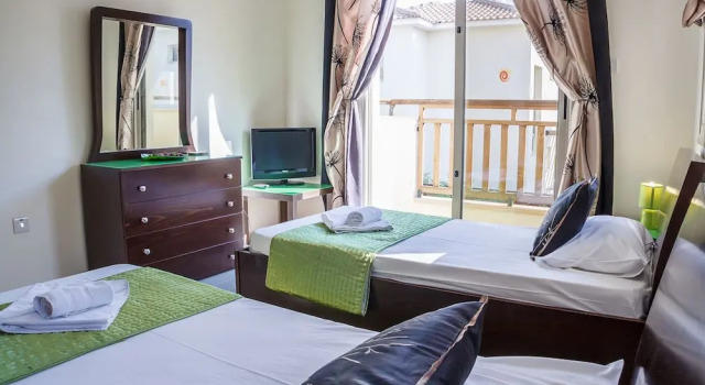 Oceanview Luxury Villa 154, Boek Villa Hotels in Protaras met parkeren, in de buurt van Sunrise Beach, Parkeren