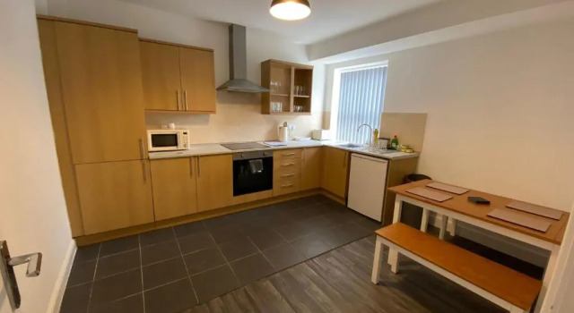 Апартаменты Stylish 2 bed apartment sea front location suite 3
