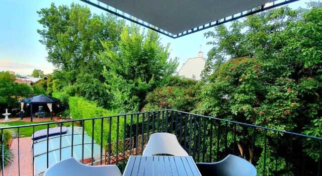 Апартаменты Near Lake Fully Furnished Beautiful Apartment