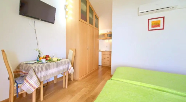 Apartment Vjeko, Prenota Appartamento Hotel a Isole Quarnerine con parcheggio, Parcheggio