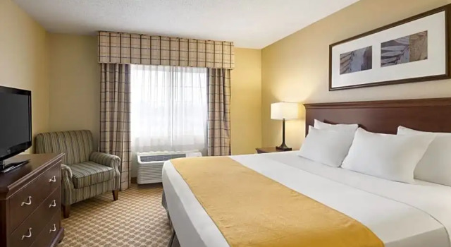 Номер Standard Country Inn & Suites by Radisson, Owatonna, MN