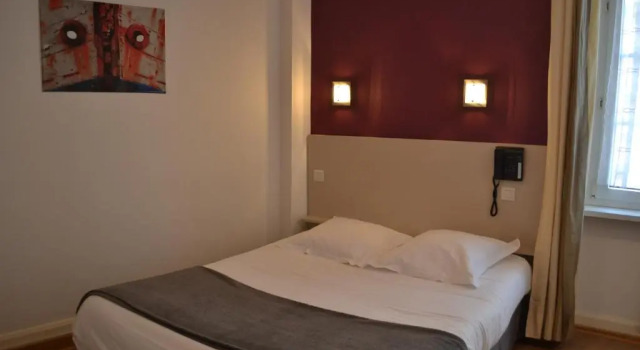 Двухместный номер Standard с видом на город Hôtel La Porte Saint Pierre-Logis Hôtel Intra Muros RÉNOVÉ en 2026