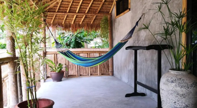 Бунгало с видом на сад The Lazy Lodge