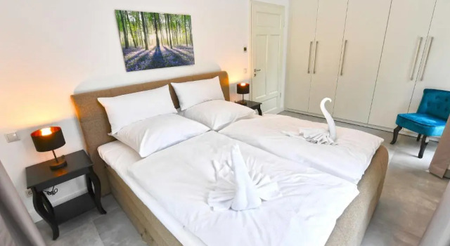 Villa LEVANTE in Binz - Gartenwohnung mit Kamin, Sauna, Terrasse, Забронировать Вилла Виллы Остзебад-Бинц, рядом с Binz Station, Вилла