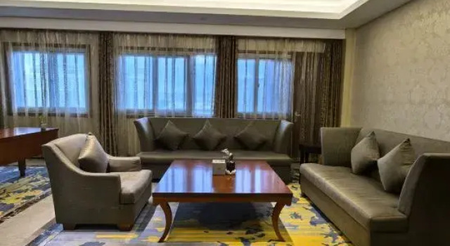Люкс Executive Golden Harbor Hotel