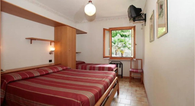Трёхместный номер Standard с видом на озеро Hotel Fraderiana