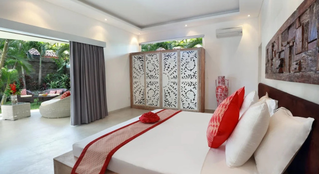 Seminyak White Design Villa