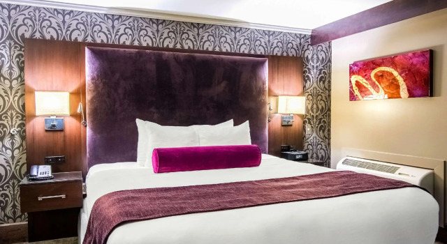Двухместный люкс Oasis Hotel and Conv Center, an Ascend Collection Hotel