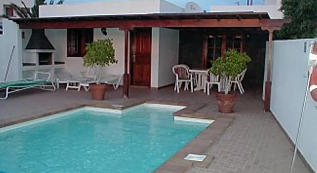 Villa Lucky - Heated Pool, Забронировать Вилла Отели Ланцароте с парковкой, Парковка