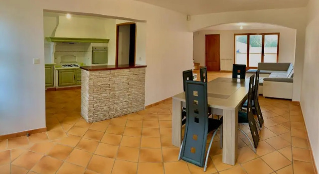 Коттедж Maison au calme à la sortie d'Arles