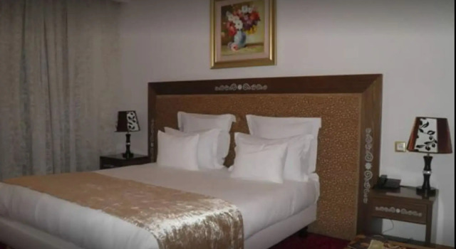 Le Caid, Boek Hotel Boussaada M'Sila