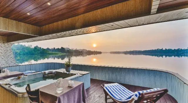 Двухместный номер Deluxe с балконом и с красивым видом из окна River View Villas