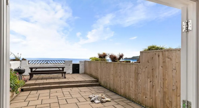 Коттедж Kilmore - Beach Front House, Direct Beach Access, Spectacular Sea Views