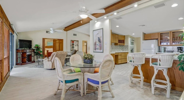 228 Bay Shore Dr