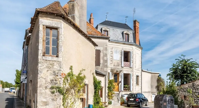 Former Train Station With Private Heated Swimming Pool & Fantastic Garden, Prenota Hotel Le Blanc Indre