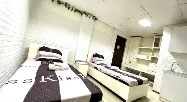 Super OYO 910 Sabaidee Suites, Rezerwuj Hotel Hotele w Mandaue z parkingiem, w pobliżu Cebu Doctors' University, Parking