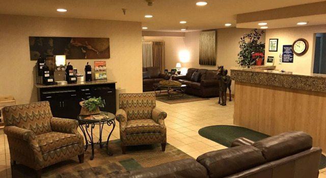 Monument Inn & Suites