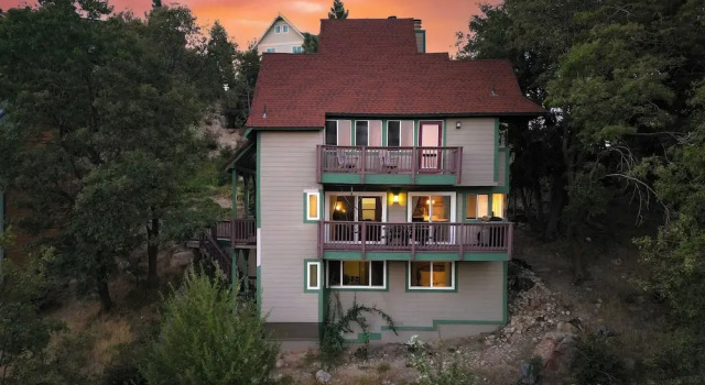 Коттедж Nadelhorn by Avantstay Mins to the Lake + Arcade/playroom + Panoramic Deck Views