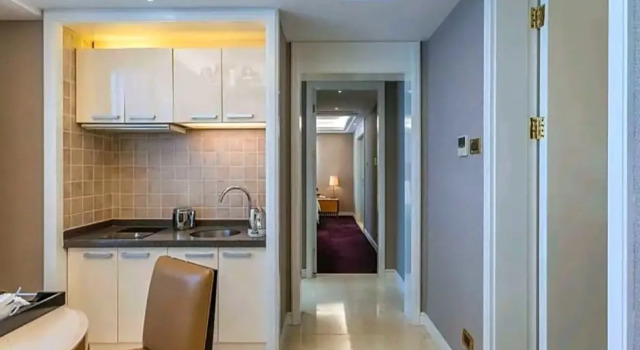 Люкс Business Wealthy All Suite Hotel Suzhou