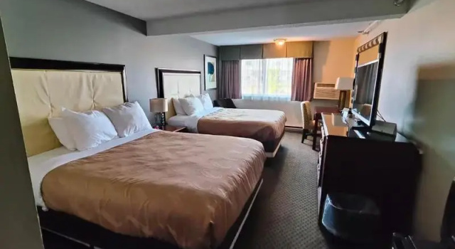 Четырёхместный номер Standard Roosevelt Hotel