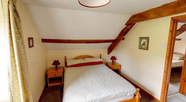 Alluring Holiday Home in Llandovery With Garden, Забронировать Отель Лланфэр-ар-и-брин Южный Уэльс