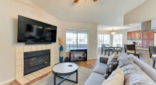 Апартаменты Balcony & Pool Access: Quiet West Chandler Condo
