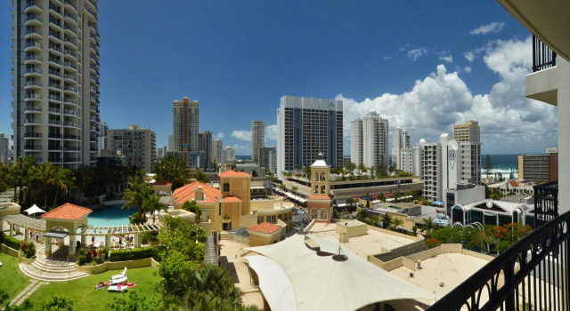Апартаменты с 2 комнатами Chevron Renaissance - HR Surfers Paradise