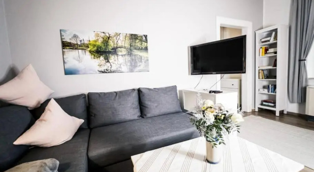 ►Top Wohnung Nähe Porsche, Flughafen, Messe & BMW◄, Rezervovat Hotel Lindenthal 