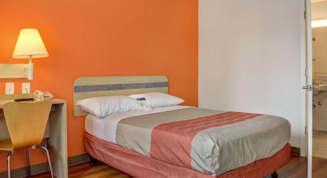 Двухместный номер Deluxe Motel 6-Portland, OR - Central