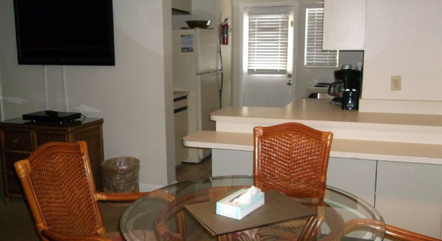 Camelot by the Sea, Забронировать Апартаменты/квартира Сент-Пит-Бич Clearwater-St Pete Beaches, рядом с Pass a Grille