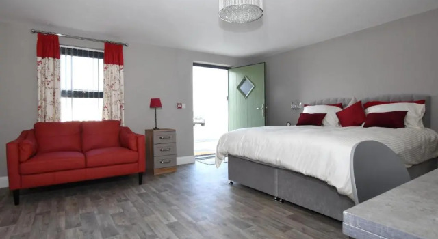 Люкс Deluxe Homestead Hillsborough By Travel Lets Short Term Rental Agency Hillsborough Featuring Apartments, Deluxe Double Suites & Triple Ensuite Rooms