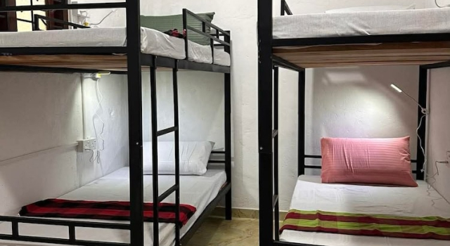 R BackPacker Hostel, Забронировать Хостел Хостелы Каталува, Хостел