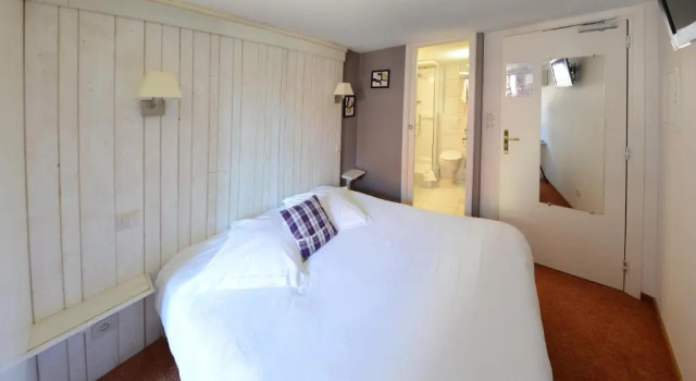 Номер Economy Logis Hôtel De La Cloche
