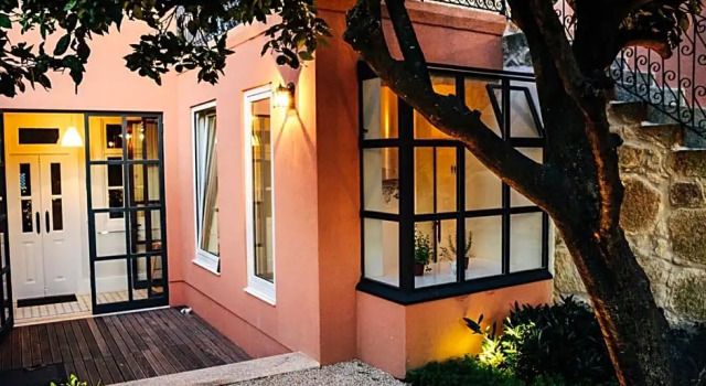 Queens Garden Hostel, Забронировать Хостел Рамалде 