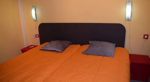 214-casa con Acceso Directo a su Amarre, Забронировать Отель Отели Alt Empordà с парковкой, Парковка