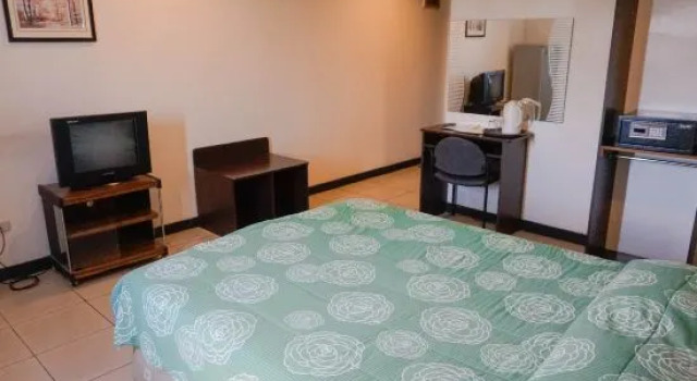 Номер Superior Crowne Garden Hotel