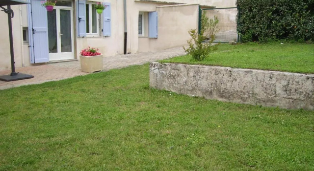 A Deux pas du Rhône, Rezervați Hotel Sault-Brénaz 