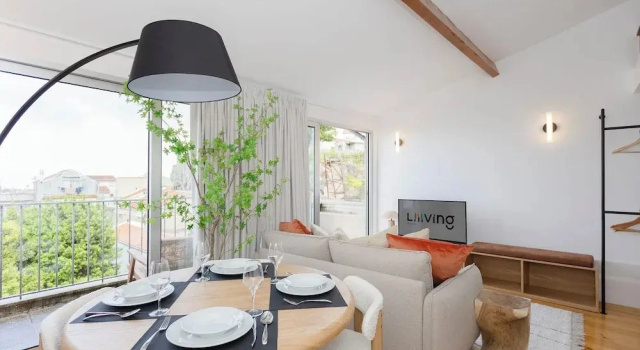 Liiiving - Mezzanine Delight Balcony, Забронировать Апартаменты/квартира Порту Регион Порту, рядом с Приходская церковь Богоматери Непорочного Зачатия