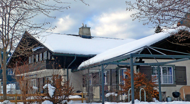 Chalet Jolimont, Забронировать Шале Отели Гриндельвальд с парковкой, рядом с Горнолыжный подъемник Grindelwald Grund - Männlichen, Парковка