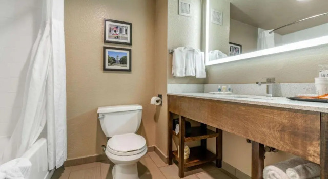 Люкс Comfort Suites Downtown Sacramento