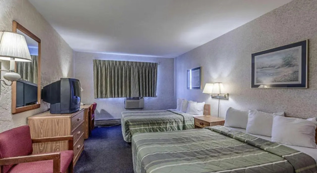 Четырёхместный номер Standard Days Inn by Wyndham La Crosse