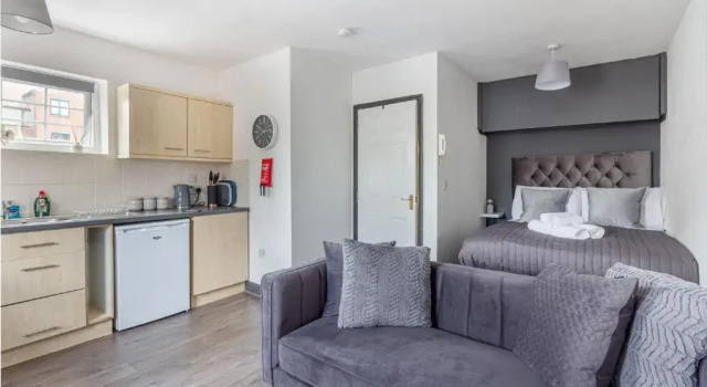 Studio Apartment in Worcester City Centre!, Забронировать Апартаменты/квартира Отели Вустер с парковкой, рядом с Worcestershire County Cricket Club, Парковка