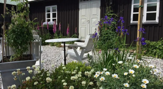 Flickebäck, Book Hotel Bastad 