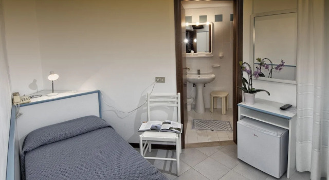Одноместный номер Economy с балконом Hotel Marisa