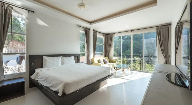 Calm and Spacious Studio View 1