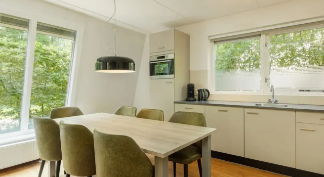Hoenderloo Getaway With Pool, Book Hotel Hoteller i Hoenderloo med parkering, Parkering