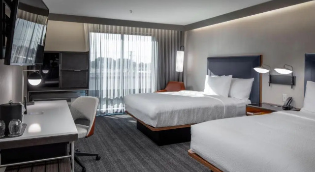 Четырёхместный номер Standard Courtyard by Marriott Conway